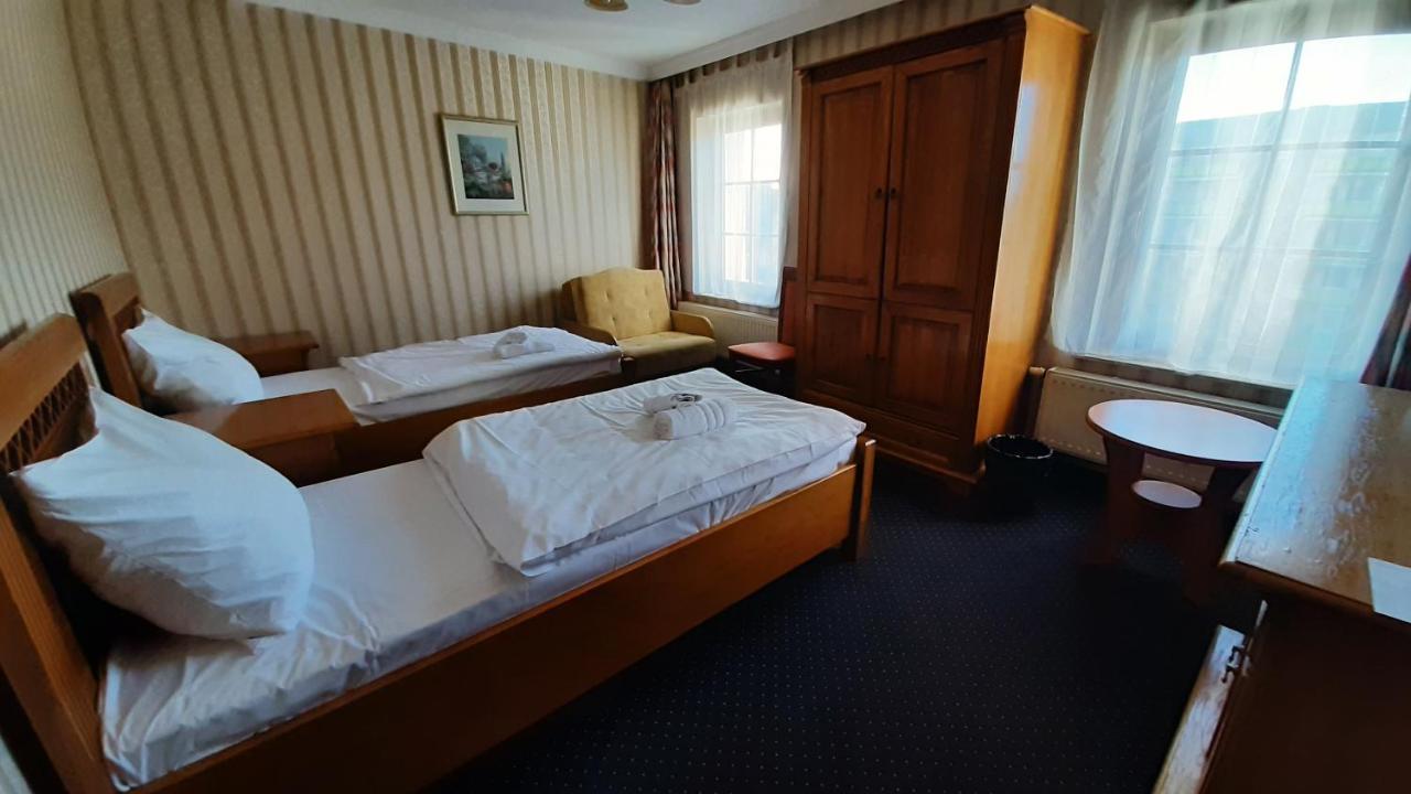 Hotel Jankow Zary  Exterior photo